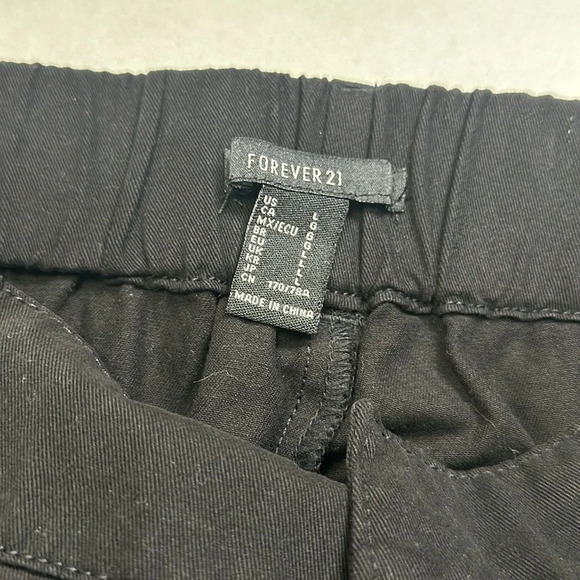 Forever 21 Black Distressed Denim Jogger Womens Size Large NWT 100% Cotton - Picture 7 of 13